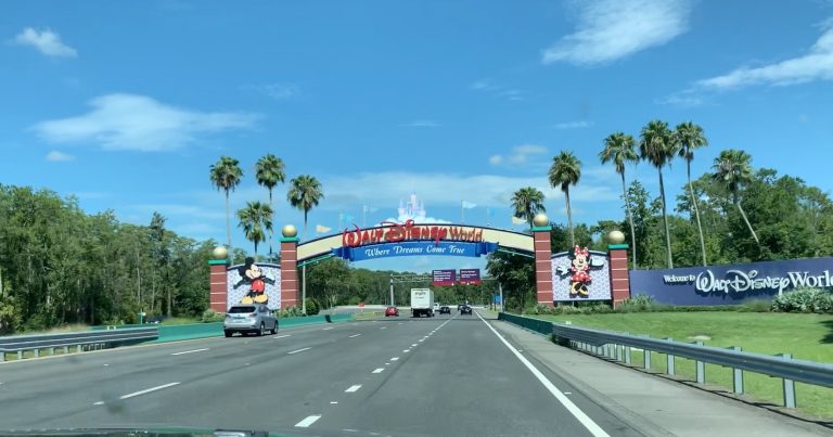 How Far is Kissimmee from Orlando Disney World